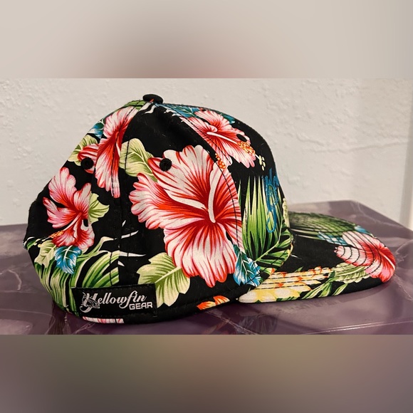 Yellowfin Gear Hawaiian floral snap back hat- like new - no tags - Picture 4 of 6